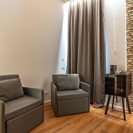 Ora Acanfora Suites Рим Екстериор снимка